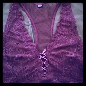 Pretty burgundy Bartlette